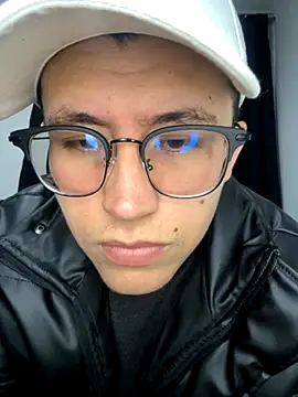 Snapshot of Kurtxxx22 chatting on November 19, 2025, 3:50 am Kurtxxx22 online show from November 19, 2025, 3:50 am