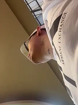 Kurtxxx22 online show from December 17, 2025, 10:49 pm