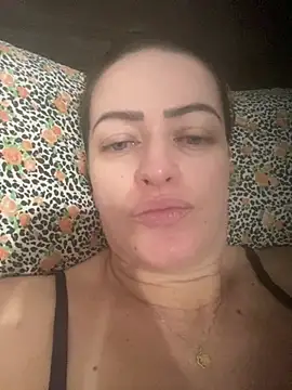 Snapshot of Alerquinasc chatting on February 8, 2026, 10:24 pm Alerquinasc online show from February 8, 2026, 10:24 pm