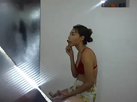 Snapshot of MeganAndMax@xh chatting on September 14, 2025, 1:05 am MeganAndMaxxh online show from September 14, 2025, 1:05 am