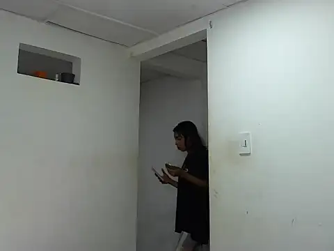 Snapshot of MeganAndMax@xh chatting on October 4, 2025, 12:52 am MeganAndMaxxh online show from October 4, 2025, 12:52 am