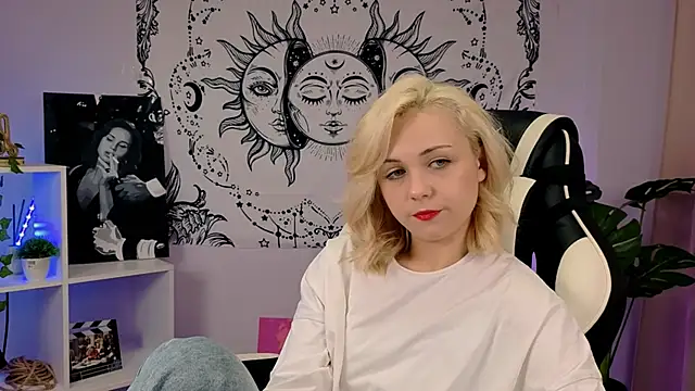 Snapshot of Charlotte_Colinss chatting on September 16, 2025, 4:35 am Charlotte Colinss online show from September 16, 2025, 4:35 am