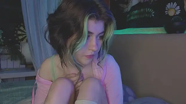 Snapshot of Miko_Meow chatting on July 2, 2026, 6:25 pm Miko Meow online show from July 2, 2026, 6:25 pm