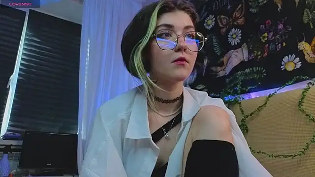 Snapshot of Miko_Meow chatting on July 16, 2026, 3:29 pm Miko Meow online show from July 16, 2026, 3:29 pm
