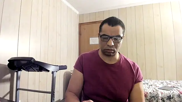 Snapshot of NaturalBeautyQueen chatting on June 15, 2026, 11:29 pm NaturalBeautyQueen online show from June 15, 2026, 11:29 pm