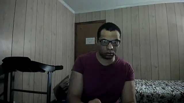 Snapshot of NaturalBeautyQueen chatting on June 16, 2026, 2:52 pm NaturalBeautyQueen online show from June 16, 2026, 2:52 pm