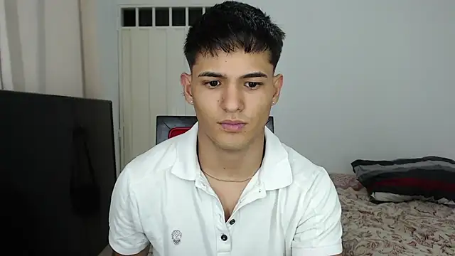 Snapshot of Alex_mojica chatting on October 18, 2025, 6:26 am Alex mojica online show from October 18, 2025, 6:26 am