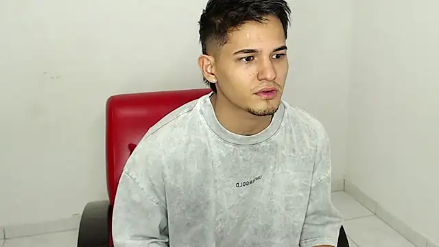 Alex mojica online show from March 8, 2026, 6:06 am