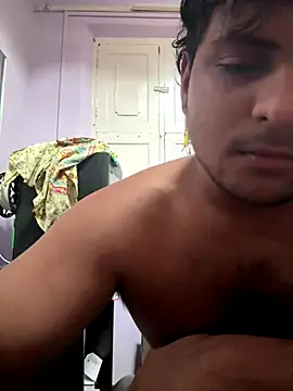 Snapshot of Kira_1413 chatting on October 28, 2025, 5:00 am Kira 1413 online show from October 28, 2025, 5:00 am