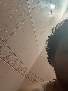 Snapshot of Kira_1413 chatting on January 15, 2026, 4:28 am Kira 1413 online show from January 15, 2026, 4:28 am