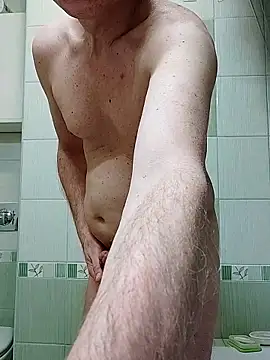 ExhibitPoll online show from December 18, 2025, 4:35 pm