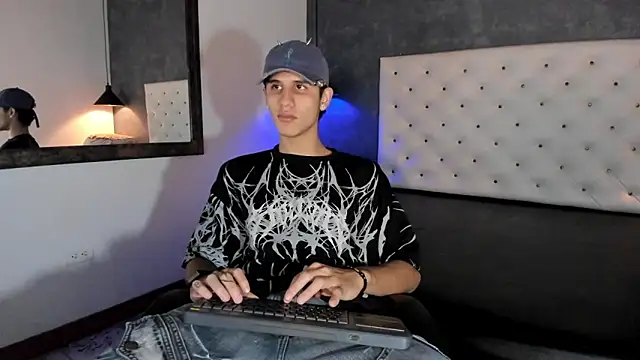 Snapshot of _realwav chatting on November 25, 2025, 7:08 am realwav online show from November 25, 2025, 7:08 am