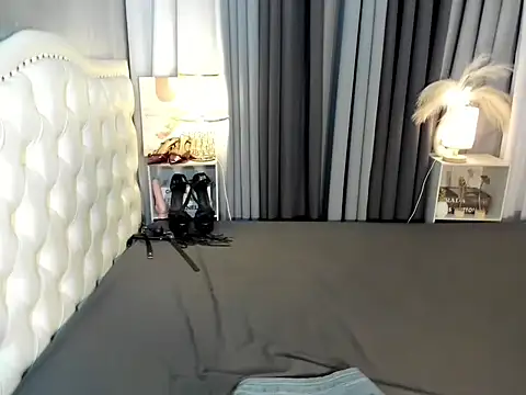 naughtyandreaxx online show from October 3, 2025, 8:11 am