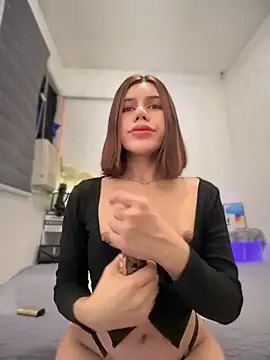 naughtyandreaxx online show from April 7, 2026, 7:03 pm