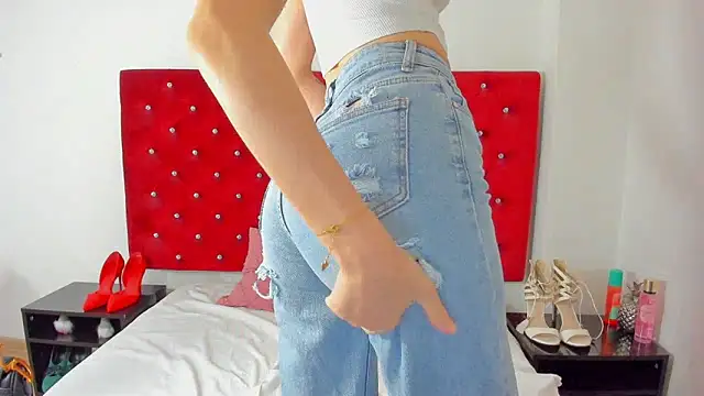 Snapshot of PleasureJasmine chatting on May 27, 2026, 8:55 am PleasureJasmine online show from May 27, 2026, 8:55 am