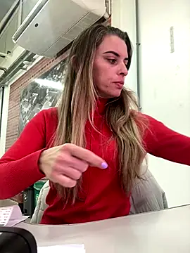 Snapshot of SweetGraciosa chatting on October 24, 2025, 2:02 pm SweetGraciosa online show from October 24, 2025, 2:02 pm