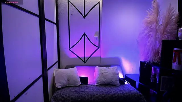 NahomiRichards  online show from March 14, 2026, 5:35 am