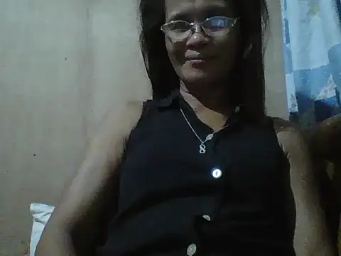 Snapshot of Kristen05 chatting on October 12, 2025, 7:35 pm Kristen05 online show from October 12, 2025, 7:35 pm