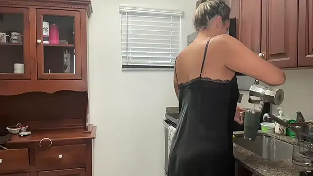 Snapshot of prettyykitty22 chatting on November 3, 2025, 2:18 pm prettyykitty22 online show from November 3, 2025, 2:18 pm