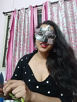 Snapshot of thanusi_2 chatting on July 10, 2026, 5:26 pm thanusi 2 online show from July 10, 2026, 5:26 pm