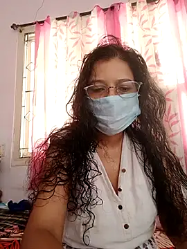 Snapshot of thanusi_2 chatting on July 16, 2026, 5:13 am thanusi 2 online show from July 16, 2026, 5:13 am