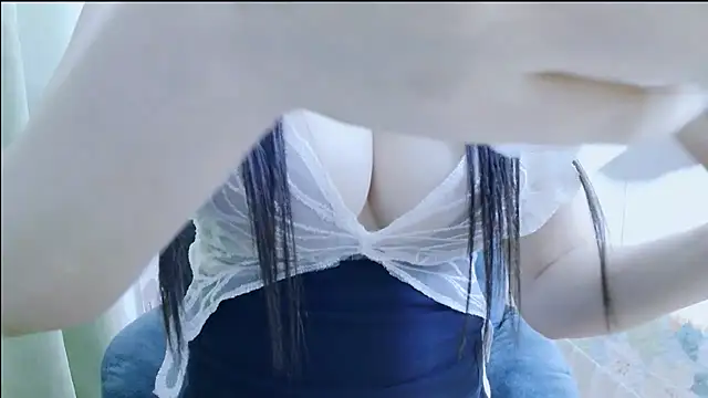 Snapshot of Winnie-01 chatting on May 9, 2026, 12:32 pm Winnie-01 online show from May 9, 2026, 12:32 pm