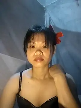 LinhNa999 online show from October 8, 2025, 1:25 am