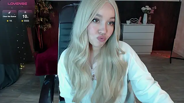 Snapshot of Sexy_Alexia69 chatting on October 19, 2025, 6:14 am Sexy Alexia69 online show from October 19, 2025, 6:14 am