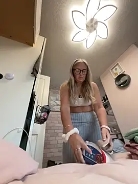 Snapshot of Anastasia-BlondeXX chatting on November 11, 2025, 3:34 pm Anastasia-BlondeXX online show from November 11, 2025, 3:34 pm