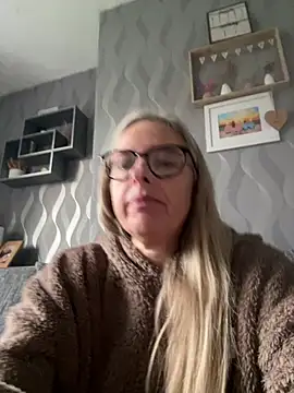 Snapshot of Anastasia-BlondeXX chatting on January 14, 2026, 10:43 am Anastasia-BlondeXX online show from January 14, 2026, 10:43 am