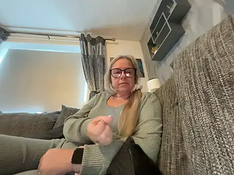 Snapshot of Anastasia-BlondeXX chatting on February 2, 2026, 10:25 am Anastasia-BlondeXX online show from February 2, 2026, 10:25 am