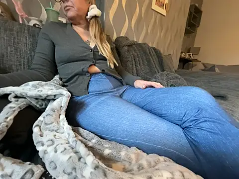 Snapshot of Anastasia-BlondeXX chatting on February 11, 2026, 9:03 am Anastasia-BlondeXX online show from February 11, 2026, 9:03 am