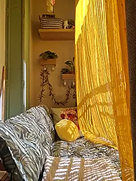 Snapshot of Mila_Luciphya chatting on May 6, 2026, 9:25 am Mila Luciphya online show from May 6, 2026, 9:25 am