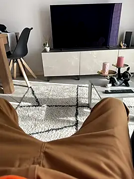 Manu97k online show from October 9, 2025, 1:20 pm