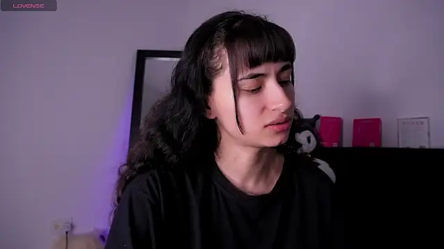 Alynn Bri  online show from July 24, 2026, 2:31 am