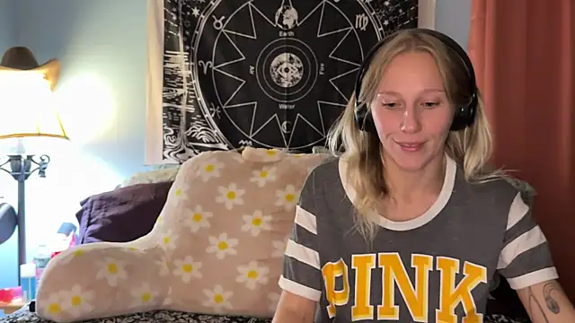 Snapshot of onlysunidreamss chatting on October 11, 2025, 2:22 am onlysunidreamss online show from October 11, 2025, 2:22 am