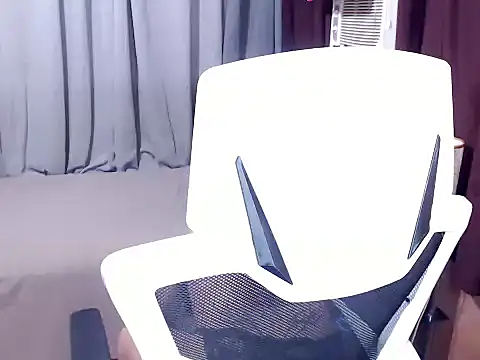 Sassy-Margaux online show from October 28, 2025, 3:36 pm