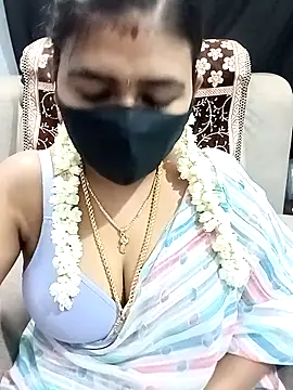 Snapshot of Tamil_Lotus chatting on October 3, 2025, 5:32 pm Tamil Lotus online show from October 3, 2025, 5:32 pm