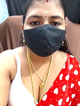 Snapshot of Tamil_Lotus chatting on December 17, 2025, 5:08 pm Tamil Lotus online show from December 17, 2025, 5:08 pm