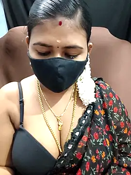 Snapshot of Tamil_Lotus chatting on December 18, 2025, 4:57 pm Tamil Lotus online show from December 18, 2025, 4:57 pm