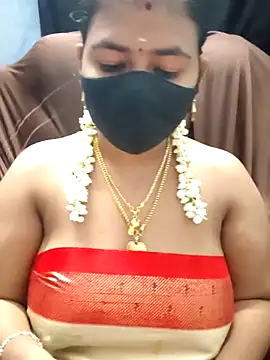 Snapshot of Tamil_Lotus chatting on February 4, 2026, 5:08 pm Tamil Lotus online show from February 4, 2026, 5:08 pm