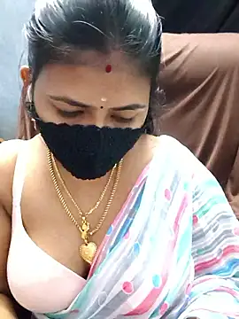 Snapshot of Tamil_Lotus chatting on February 19, 2026, 5:20 pm Tamil Lotus online show from February 19, 2026, 5:20 pm