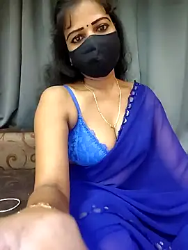 Misss-julli online show from September 19, 2025, 5:35 pm