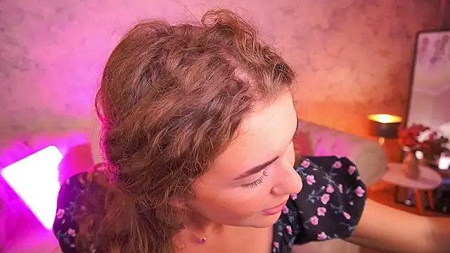 Snapshot of CurlyCandyXX chatting on October 11, 2025, 1:53 pm CurlyCandyXX online show from October 11, 2025, 1:53 pm