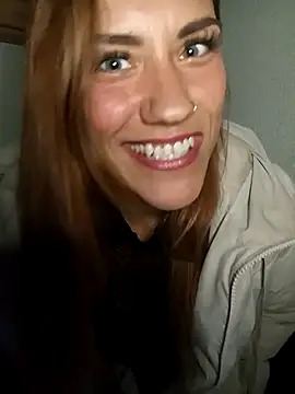 Snapshot of SlimBellaa chatting on September 16, 2025, 8:32 pm SlimBellaa online show from September 16, 2025, 8:32 pm