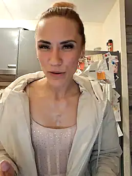 Snapshot of SlimBellaa chatting on September 21, 2025, 11:06 pm SlimBellaa online show from September 21, 2025, 11:06 pm