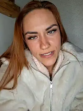 Snapshot of SlimBellaa chatting on October 10, 2025, 7:35 pm SlimBellaa online show from October 10, 2025, 7:35 pm