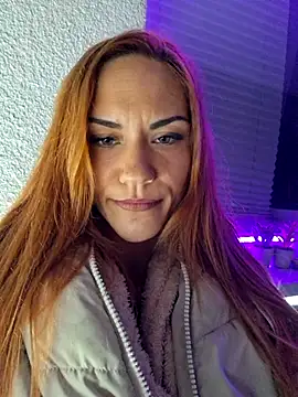 Snapshot of SlimBellaa chatting on November 7, 2025, 9:48 pm SlimBellaa online show from November 7, 2025, 9:48 pm