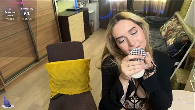 Snapshot of xxx_sandra_ chatting on August 3, 2026, 1:38 pm xxx sandra online show from August 3, 2026, 1:38 pm