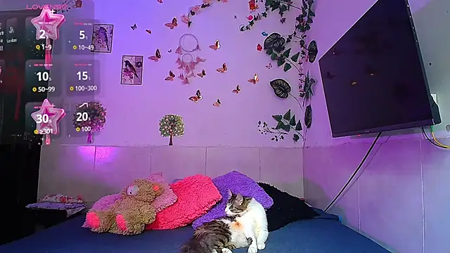 emily cooper t online show from August 2, 2026, 7:01 pm
